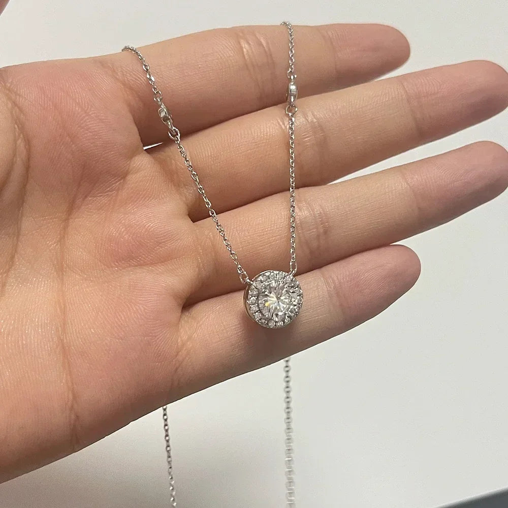 Brileon™ 1CT Moissanite Halo Necklace – Timeless Sparkle & Elegance ✨💎